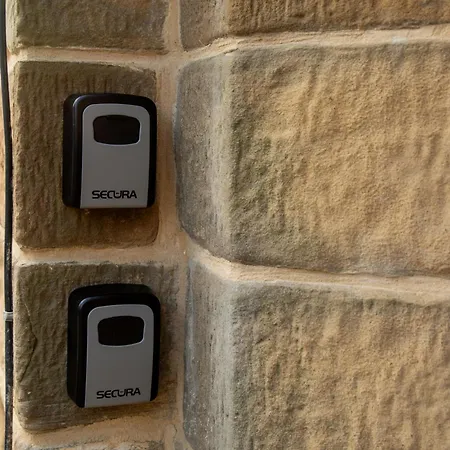 Апартаменти The Old Stone Sanctuary *