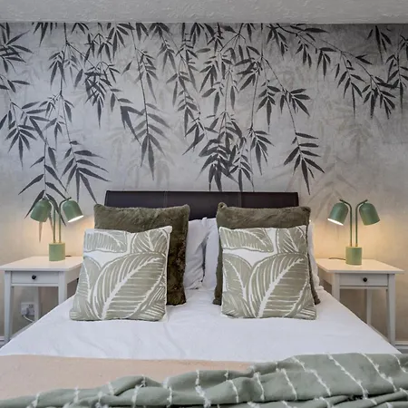 The Old Stone Sanctuary * Leeds (West Yorkshire)