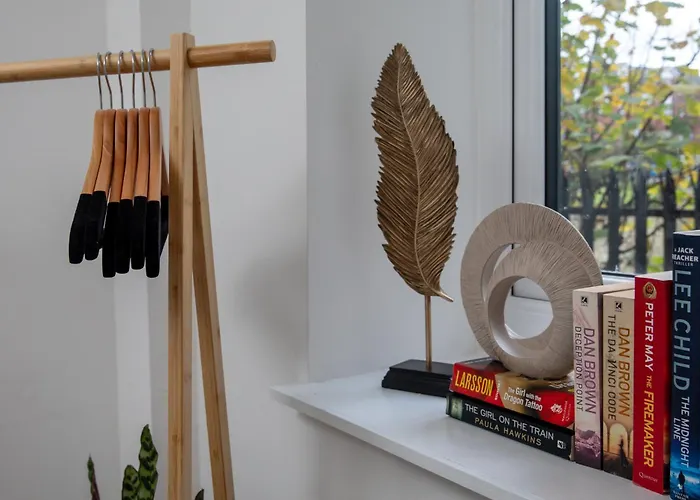 The Old Stone Sanctuary * Лідс