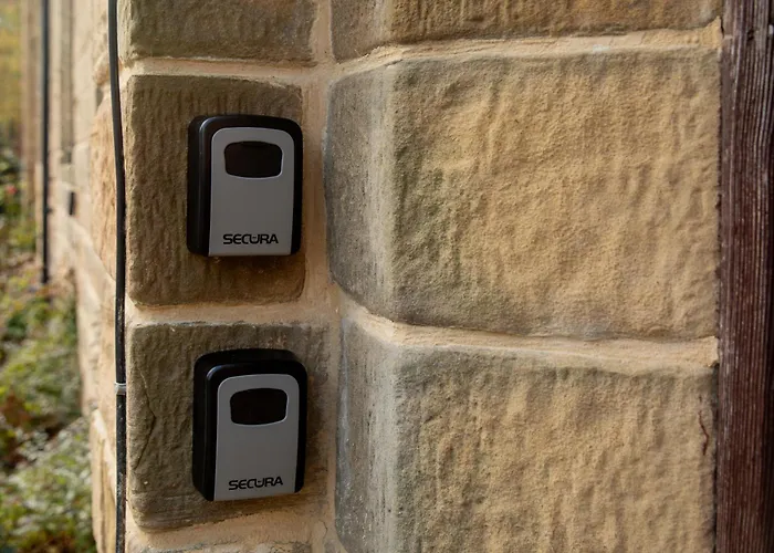 Апартаменти The Old Stone Sanctuary *