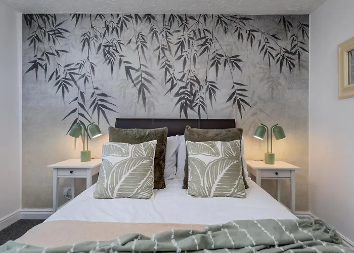 The Old Stone Sanctuary * Лідс